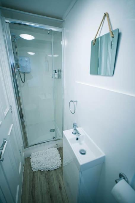 The Beach Suite - Top Floor With Easy Invest Lowestoft Exterior photo